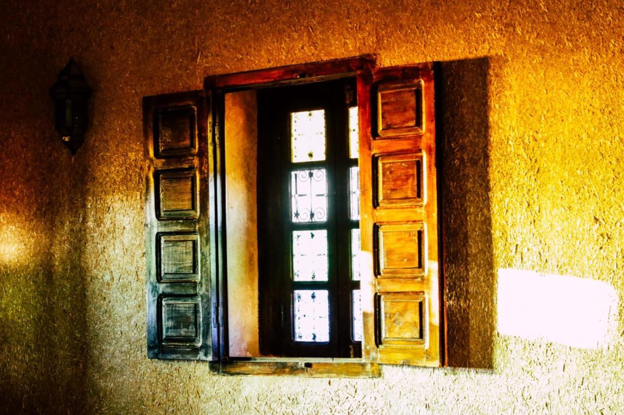 Riad Caravasar Merzouga Exteriör bild