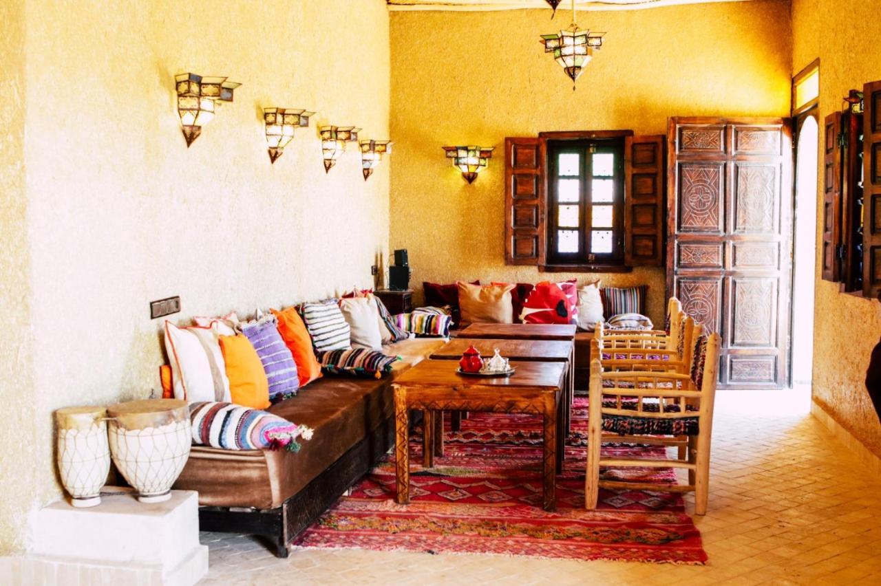 Riad Caravasar Merzouga Exteriör bild
