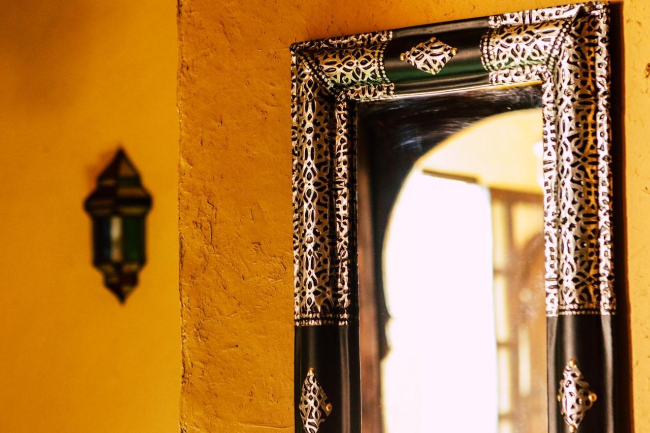 Riad Caravasar Merzouga Exteriör bild