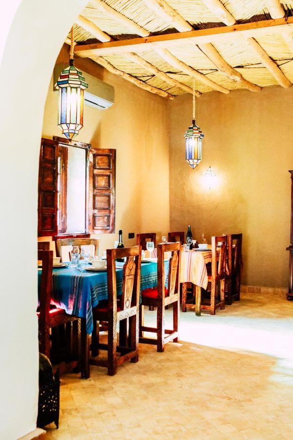 Riad Caravasar Merzouga Exteriör bild