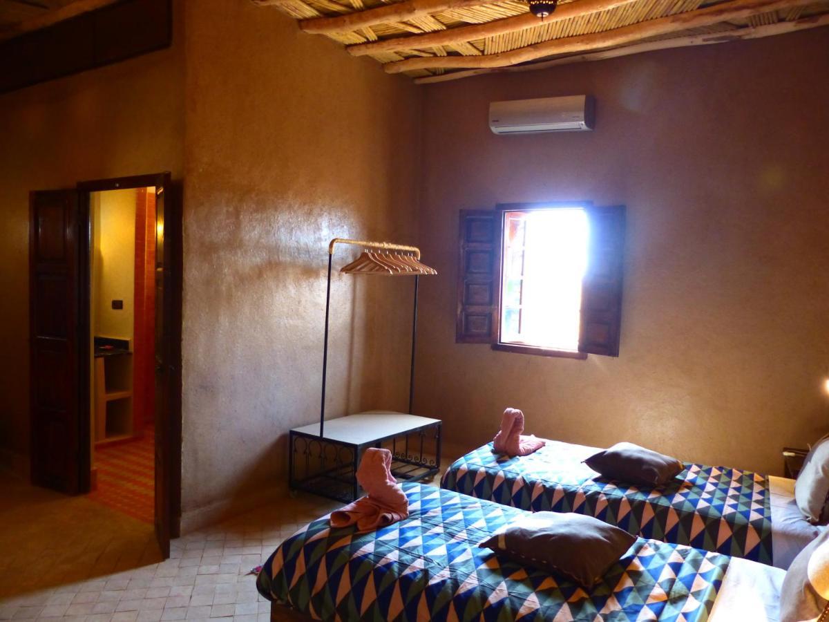 Riad Caravasar Merzouga Exteriör bild