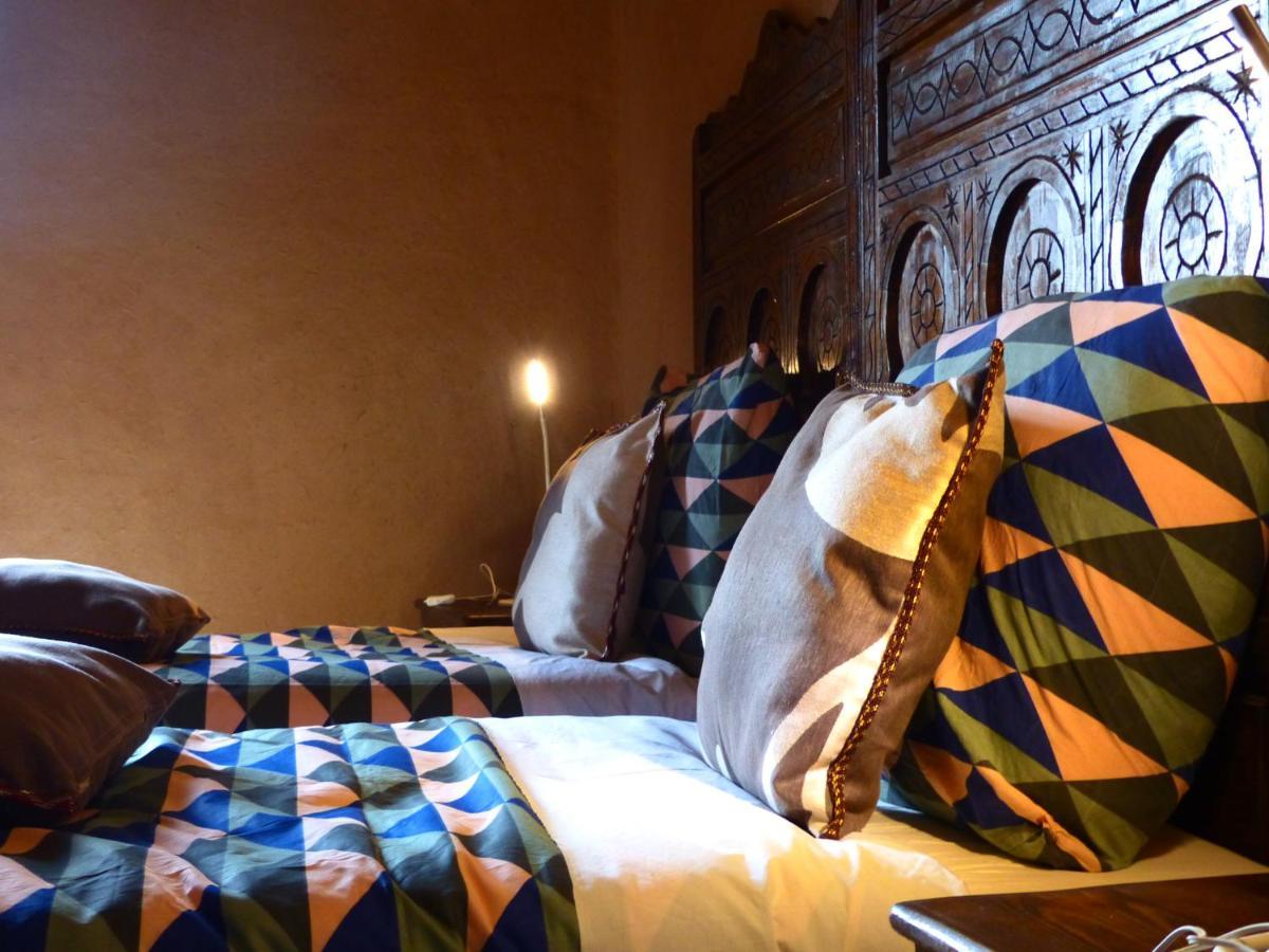 Riad Caravasar Merzouga Exteriör bild