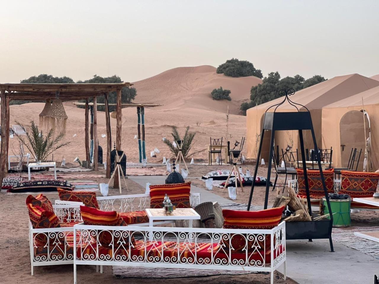 Riad Caravasar Merzouga Exteriör bild